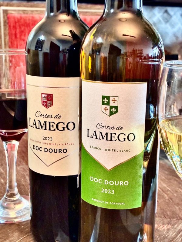 Combo Duo: Vinho Cortes de Lamego Branco e Tinto 2023 DOC Douro - Imagem 8