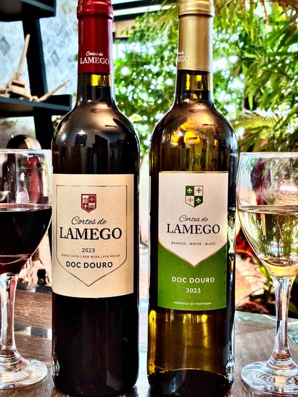 Combo Duo: Vinho Cortes de Lamego Branco e Tinto 2023 DOC Douro - Imagem 3